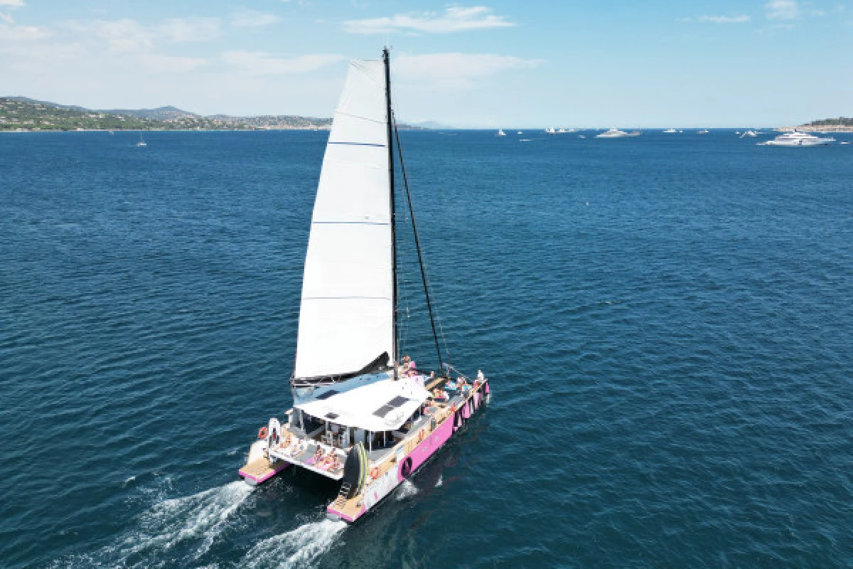 1/2 journée Catamaran Baie des Canoubiers Départ Cogolin - PROMO - Expérience Côte d'Azur