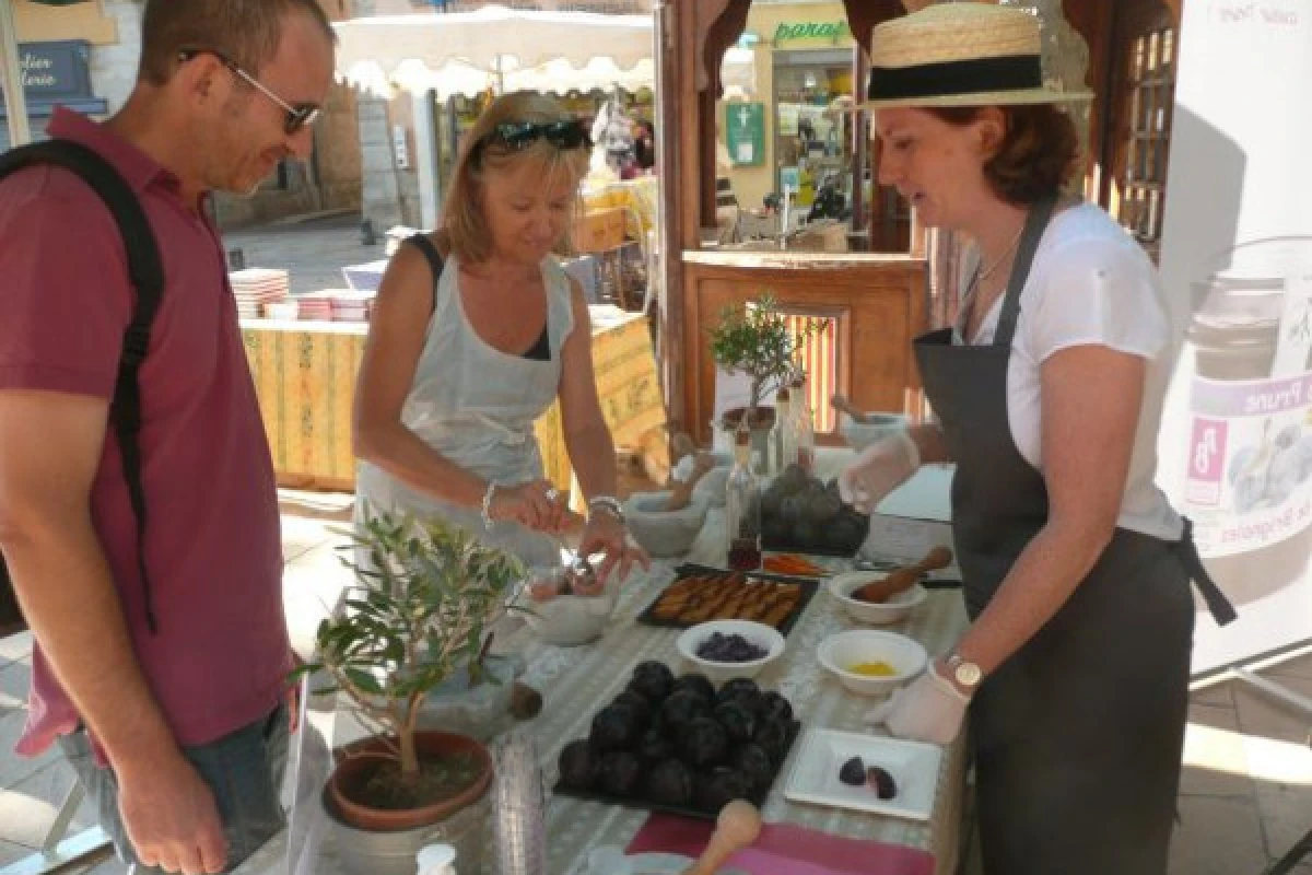 Atelier cuisine : tapenade, fruits & fleurs, pistou, Pan Bagnat - Expérience Côte d'Azur