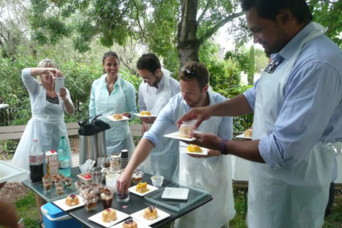 Atelier cuisine : tapenade, fruits & fleurs, pistou, Pan Bagnat - Expérience Côte d'Azur