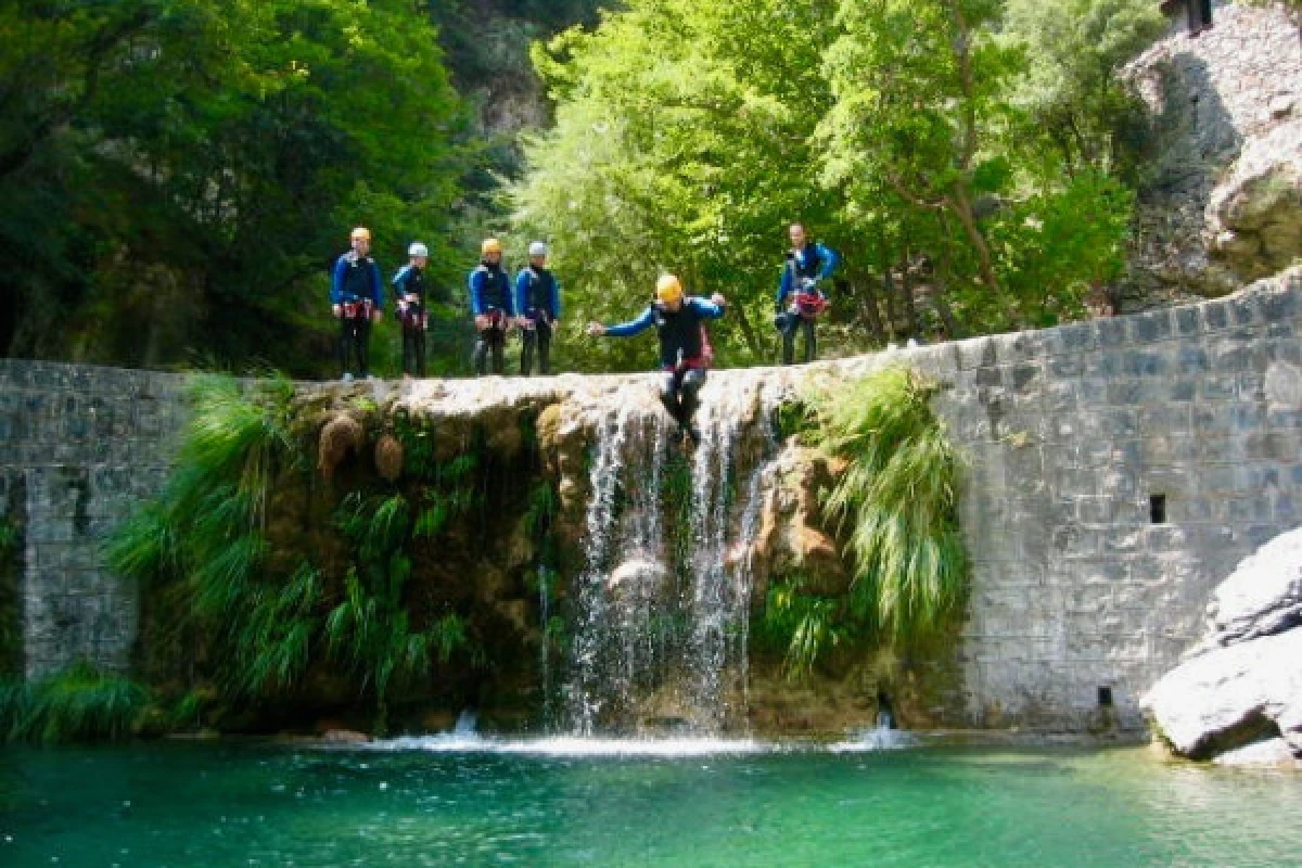 Canyon El Rio Barbaira (niveau 3) / 1h depuis Nice - PROMO - Expérience Côte d'Azur