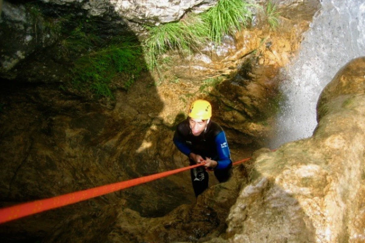 Canyon El Rio Barbaira (niveau 3) / 1h depuis Nice - PROMO - Expérience Côte d'Azur