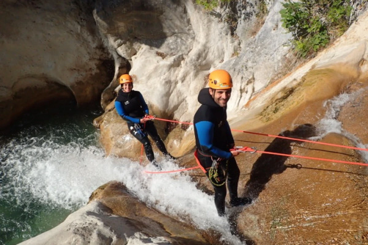 Canyoning Gorges du Loup - Niveau 2 - Expérience Côte d'Azur