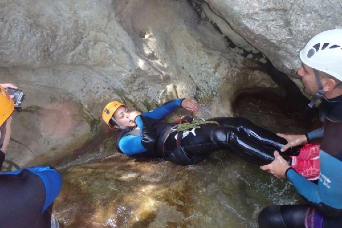 Canyoning Gorges du Loup - Niveau 2 - Expérience Côte d'Azur