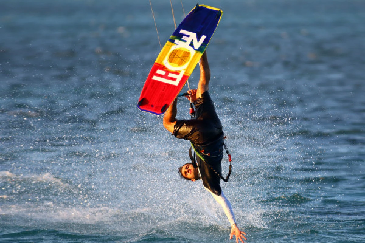 COURS KITE SURF SAINT-RAPHAEL 1 Séance (3H) - Expérience Côte d'Azur