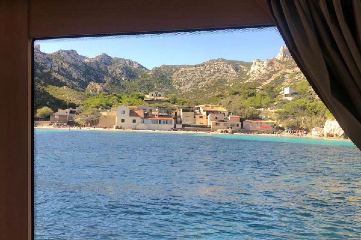 Croisière dans le Parc National des Calanques en journée - Vieux-Port CNTL - Expérience Côte d'Azur