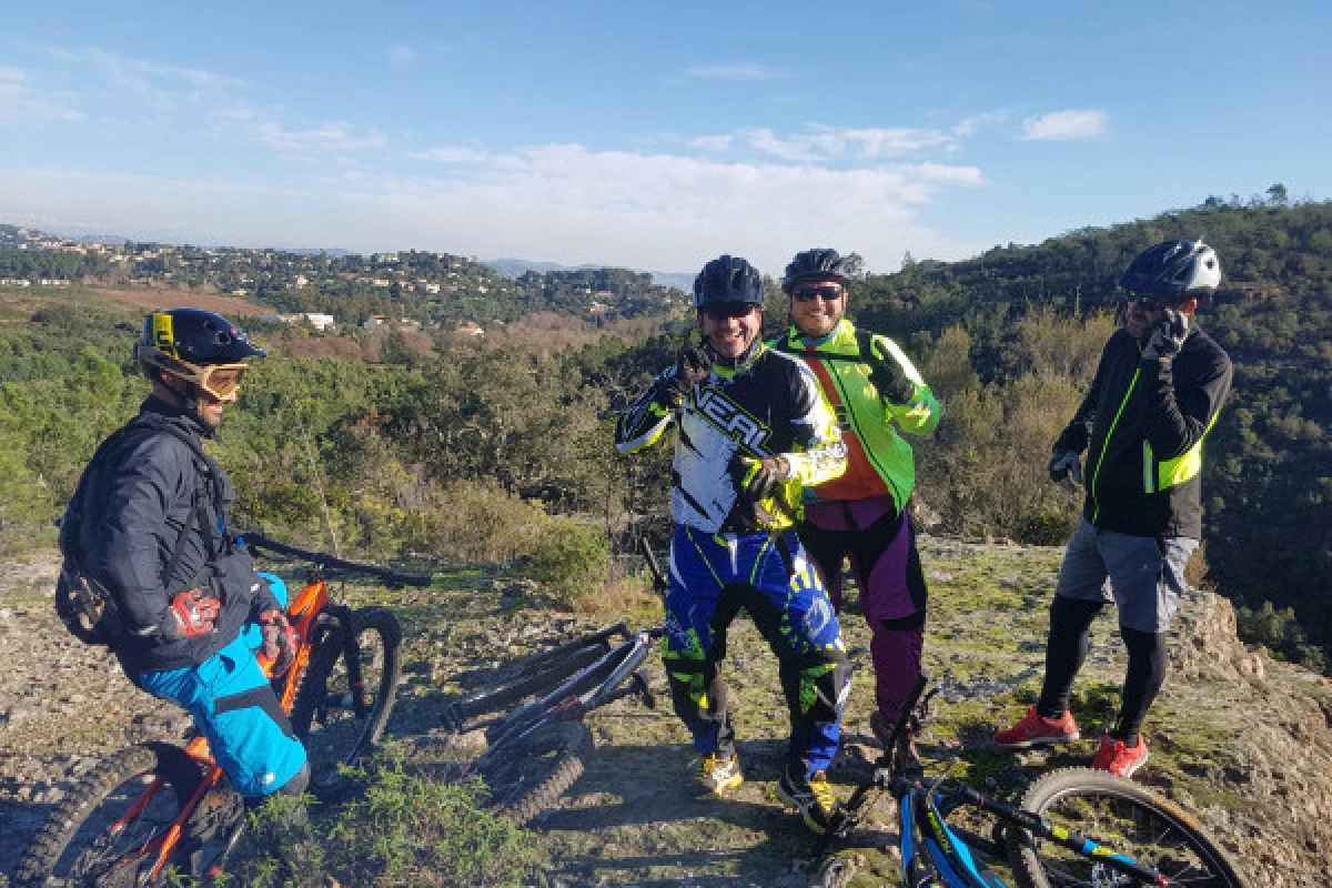 Découvrez le Massif de l'Esterel en Vtt électrique TREK  - Location - Expérience Côte d'Azur