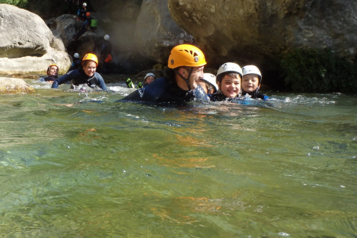 Demi-journée Canyoning  avec Rappel - Gorges du Loup - Expérience Côte d'Azur