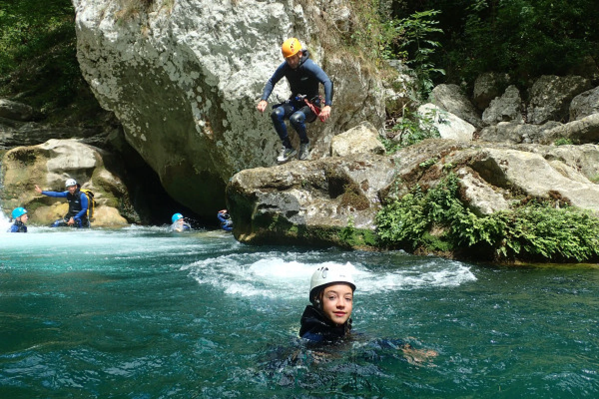 Demi-journée Canyoning  avec Rappel - Gorges du Loup - Expérience Côte d'Azur