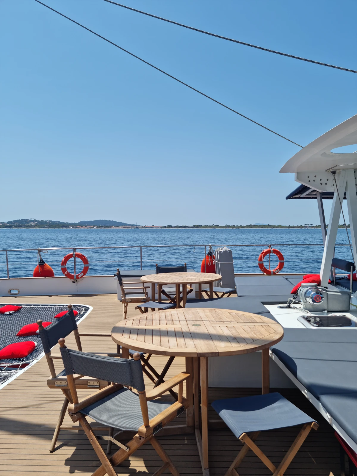 Catamaran Hyères - Brunch en mer - Littoral Hyérois - Expérience Côte d'Azur