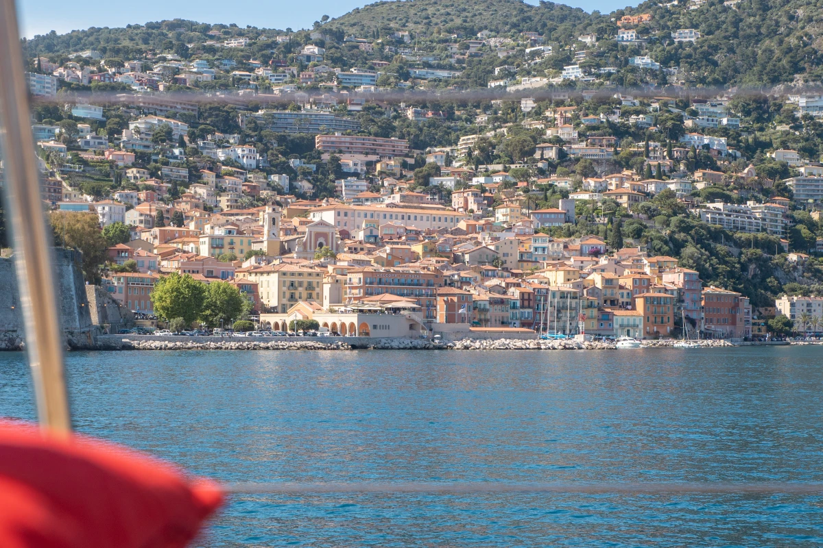 Catamaran Nice - Sortie demi journée vers Villefranche sur Mer - Expérience Côte d'Azur