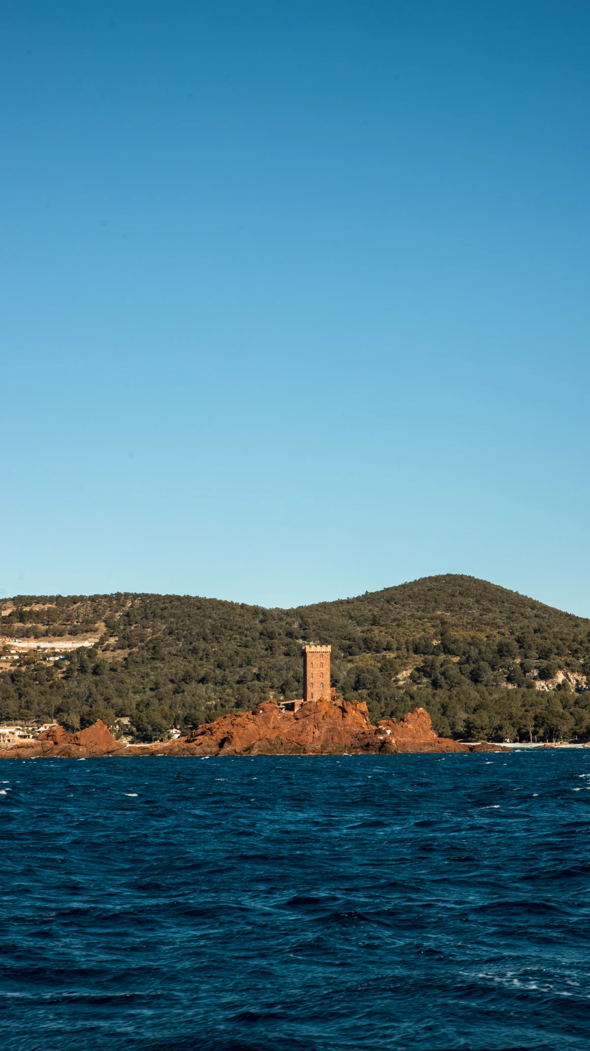 Catamaran- départ St Raphaël - Visite Guidée du Littoral - Promo - Expérience Côte d'Azur