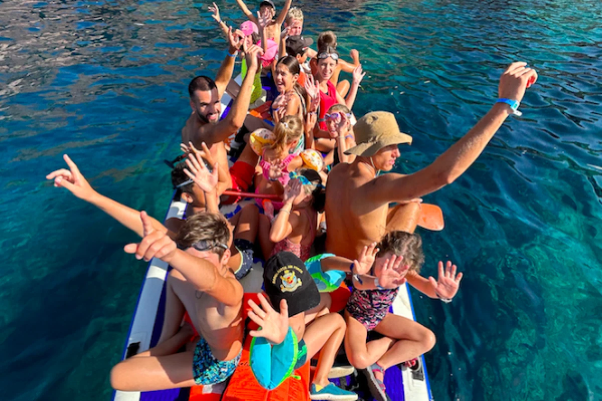 PROMO - Excursion encadrée en paddle géant dans les calanques - Spécial Jeunesse - Expérience Côte d'Azur