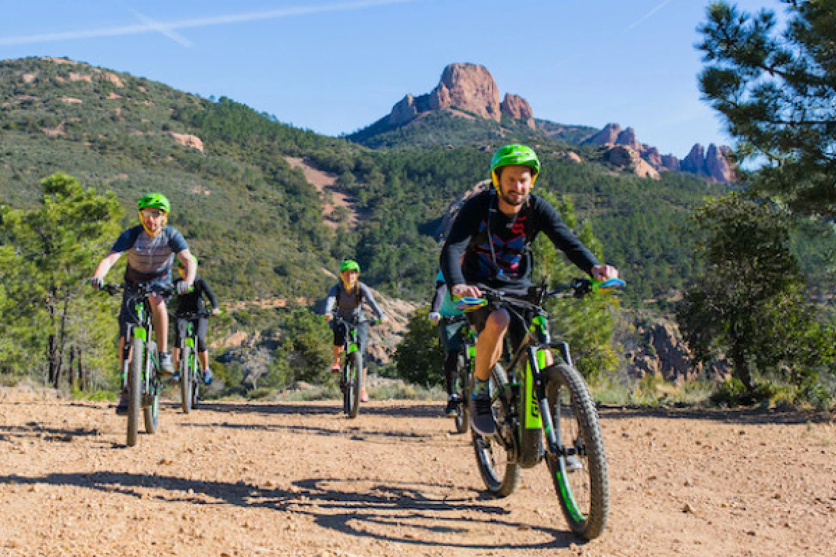 Excursion privatisée en VTT électrique dans l'Estérel - Expérience Côte d'Azur