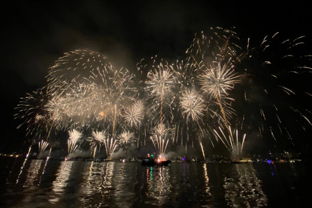 Feu d'artifice en mer à Cannes - Expérience Côte d'Azur