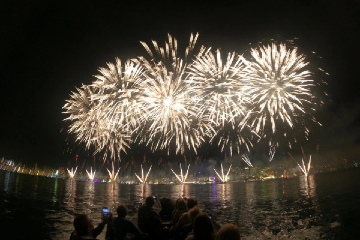 Feu d'artifice en mer à Cannes - Expérience Côte d'Azur