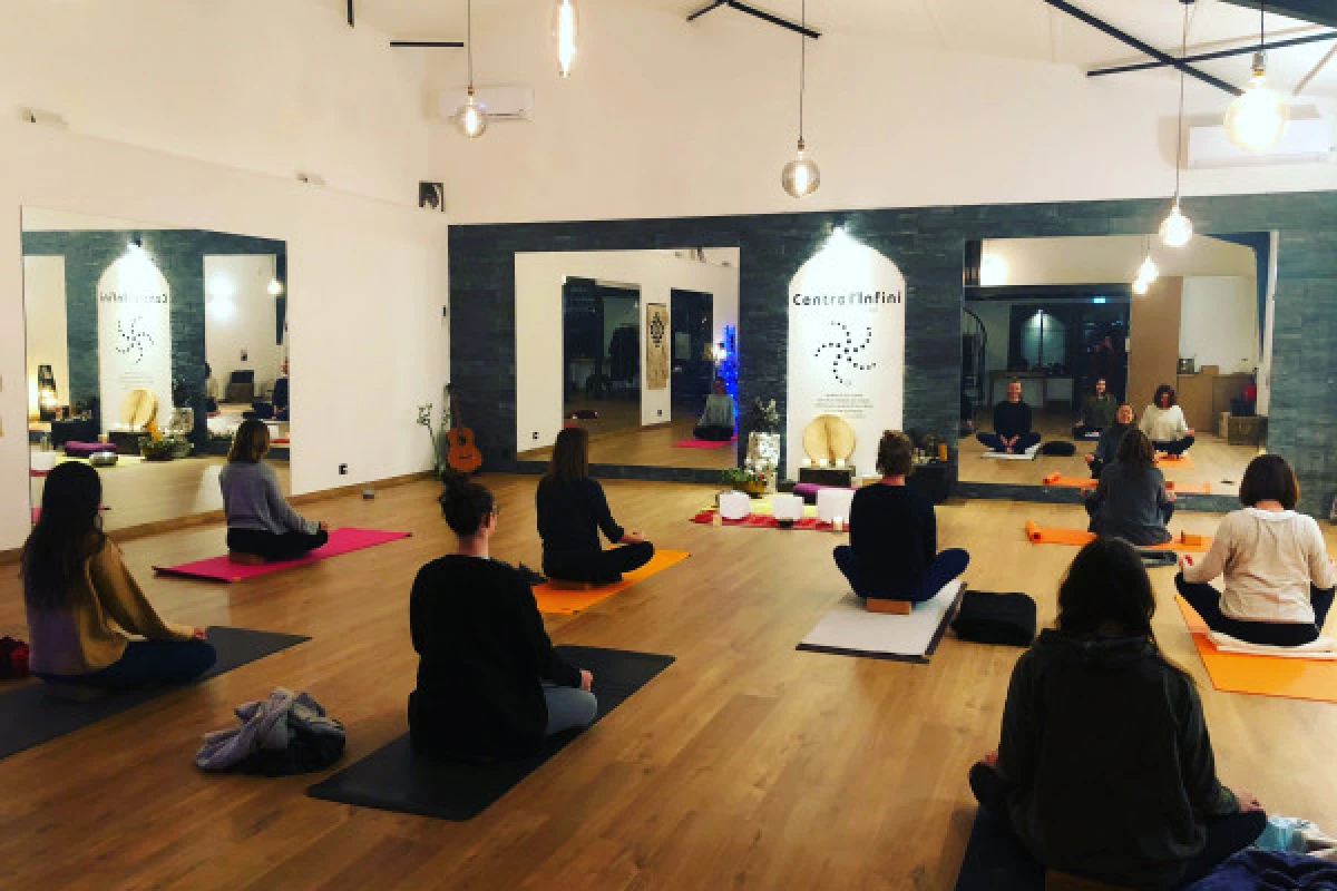 Hatha flow yoga à Sainte Maxime - Expérience Côte d'Azur