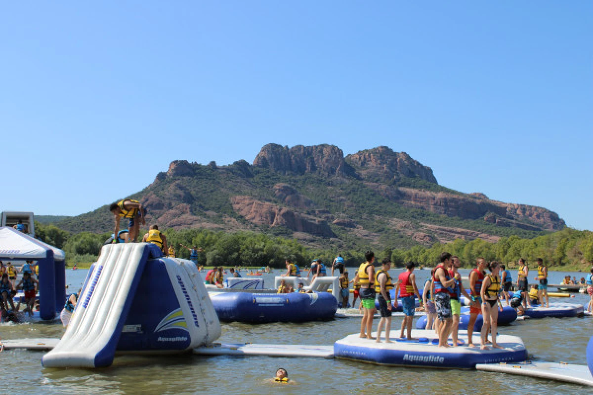 Journée activités nautiques & détente au bord d'un lac - Expérience Côte d'Azur