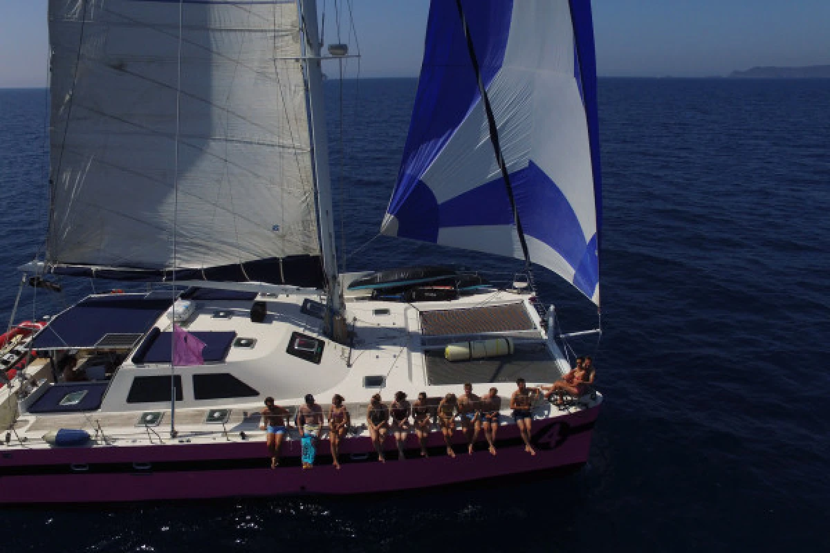 Journée en catamaran à Cap Taillat Départ Le Lavandou - PROMO - Expérience Côte d'Azur