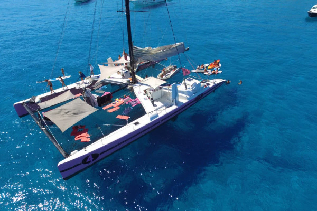 Journée en catamaran à Cap Taillat Départ Pampelonne - PROMO - Expérience Côte d'Azur