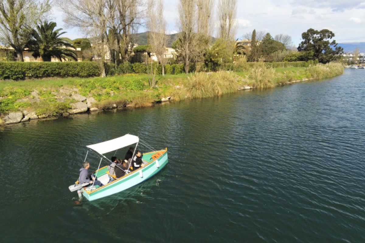 Location bateau sans permis sur la rivière de la Siagne - Expérience Côte d'Azur