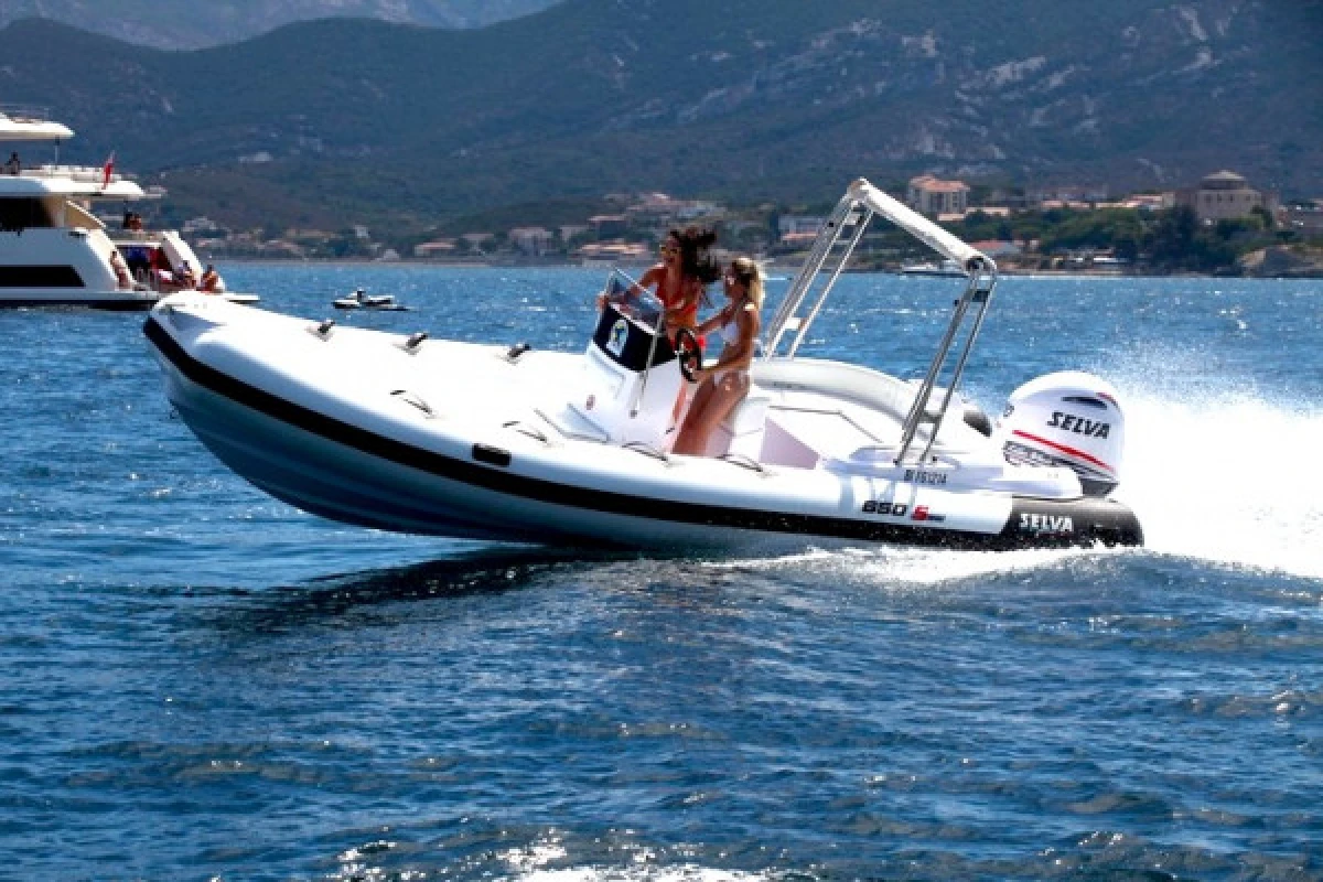 Location de bateau avec permis - Semi-rigide - 10 pers. - Expérience Côte d'Azur