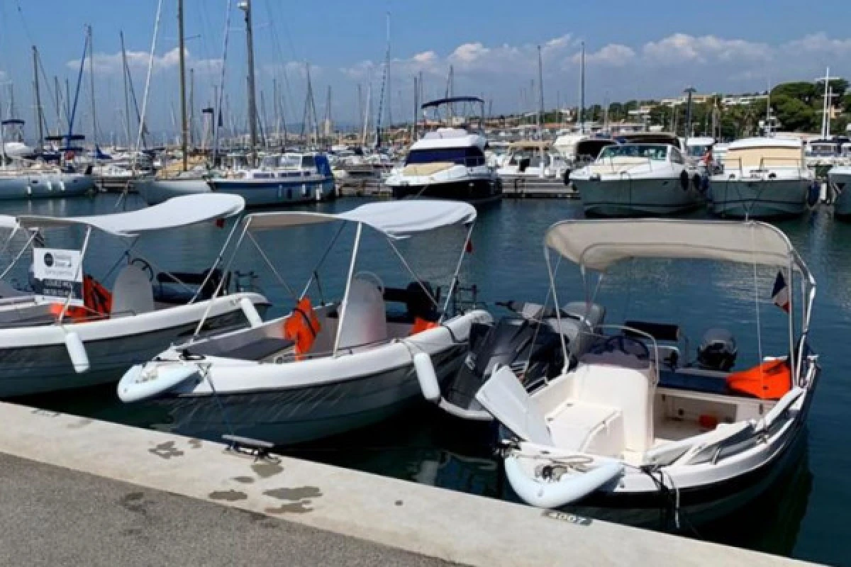 Location de bateau sans permis 6 personnes - Santa Lucia - Expérience Côte d'Azur