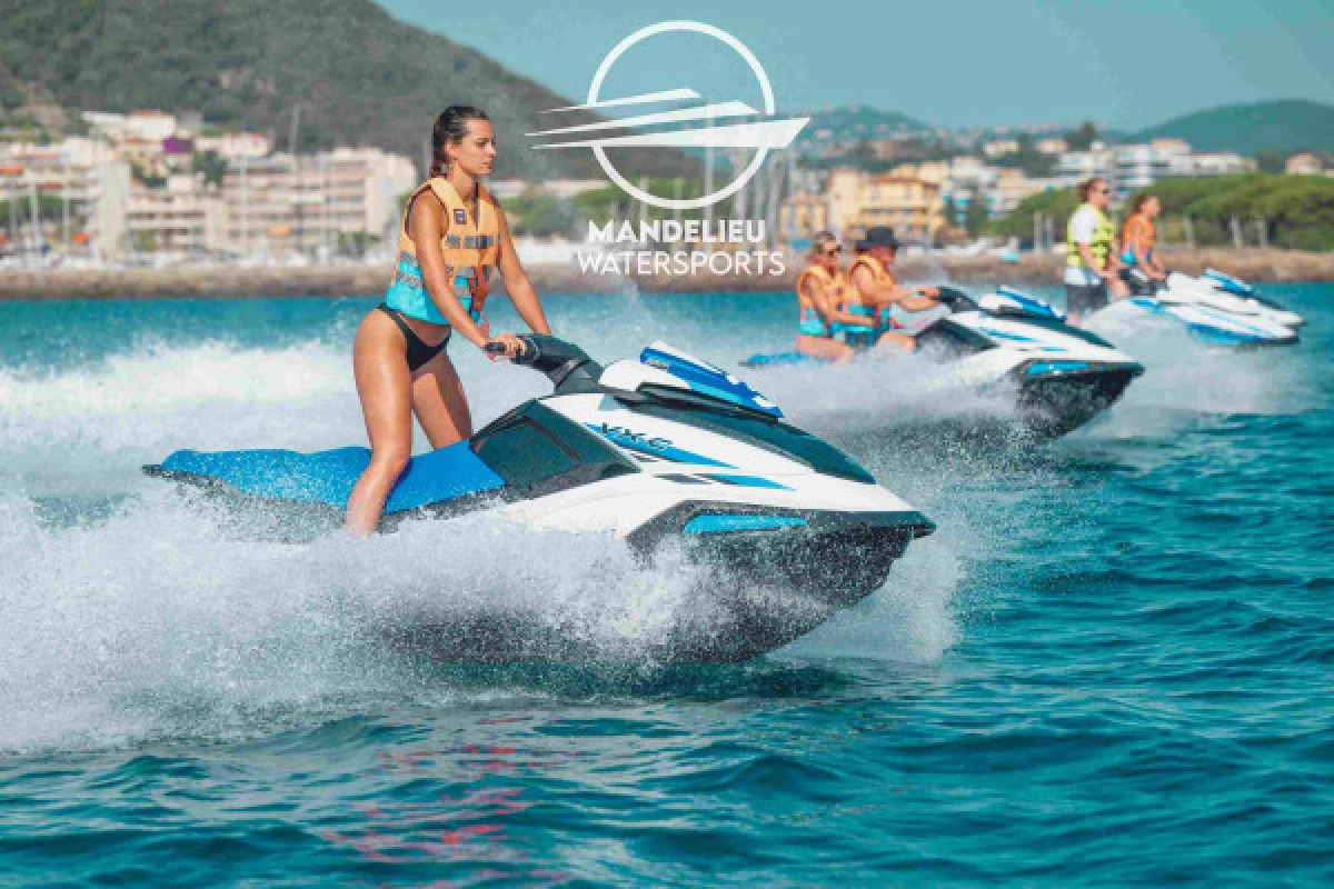 LOCATION JET SKI 30 MINUTES SANS PERMIS - Expérience Côte d'Azur