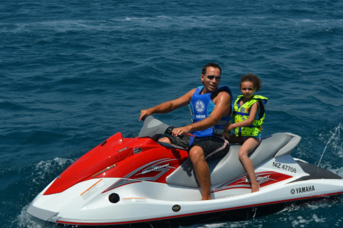 Location Jet ski avec ou sans Permis - Saint-Aygulf - Expérience Côte d'Azur