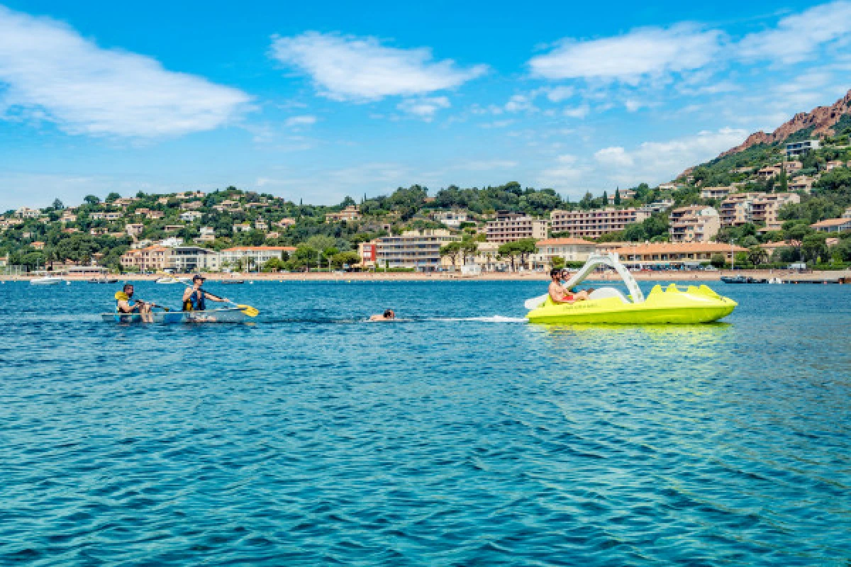 Location Pédalo sur Agay - vers le lagon de la Baumette - Expérience Côte d'Azur