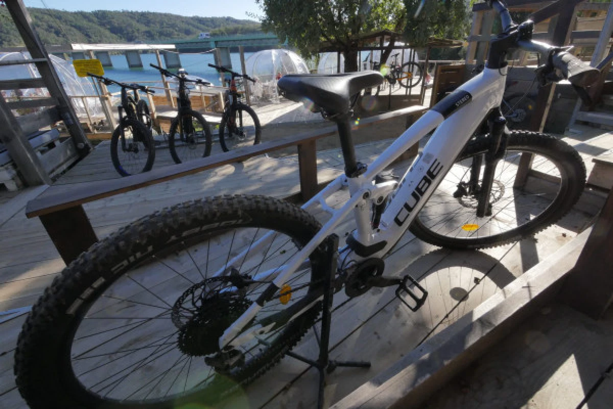 Location de VTT & VTT electrique Lac de Saint Cassien - Expérience Côte d'Azur