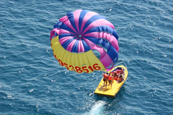 Parachute ascensionnel - Port Fréjus - Expérience Côte d'Azur