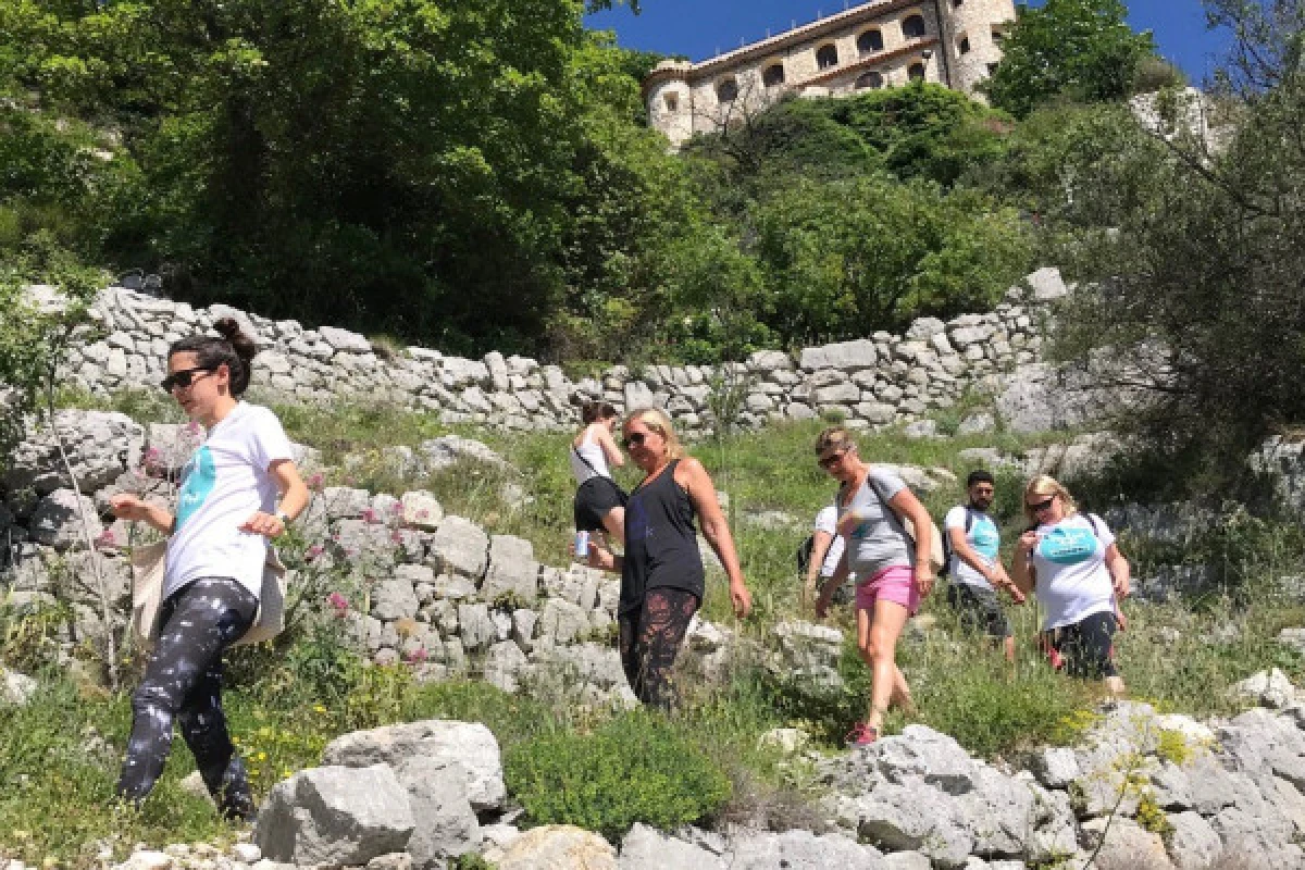 PROMO - Randonnée accompagnée au dessus de Gourdon - Expérience Côte d'Azur