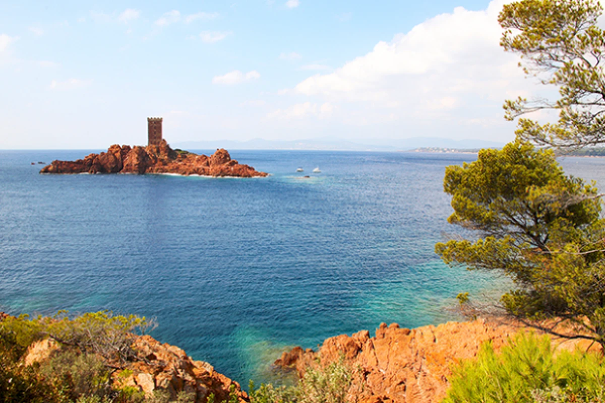 Raid multi-activités : balade dans l'Esterel + paddle géant - Expérience Côte d'Azur