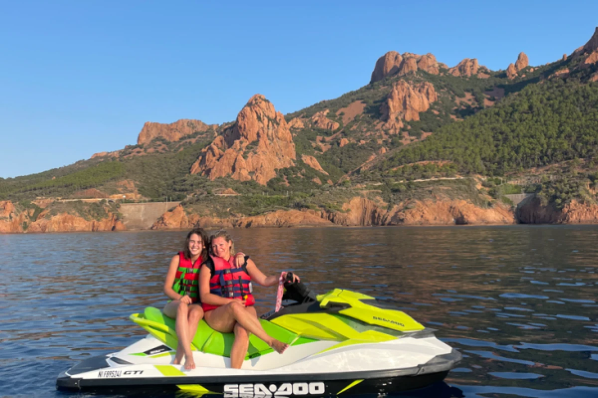 Randonnée en Jet Ski accompagnée Sublime Estérel 1h - Agay- PROMO - Expérience Côte d'Azur