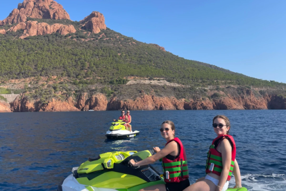 Randonnée en Jet Ski accompagnée Sublime Estérel 1h - Agay- PROMO - Expérience Côte d'Azur