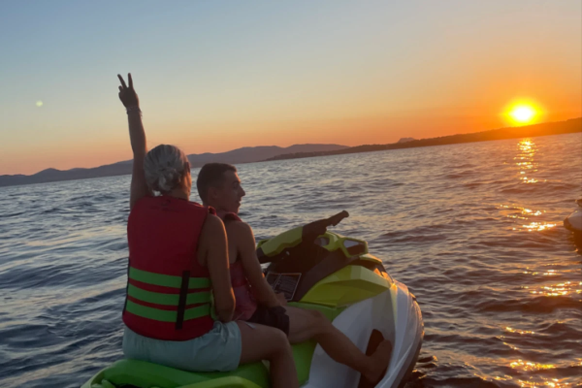 Randonnée en Jet Ski - Coucher de Soleil - Agay - Expérience Côte d'Azur