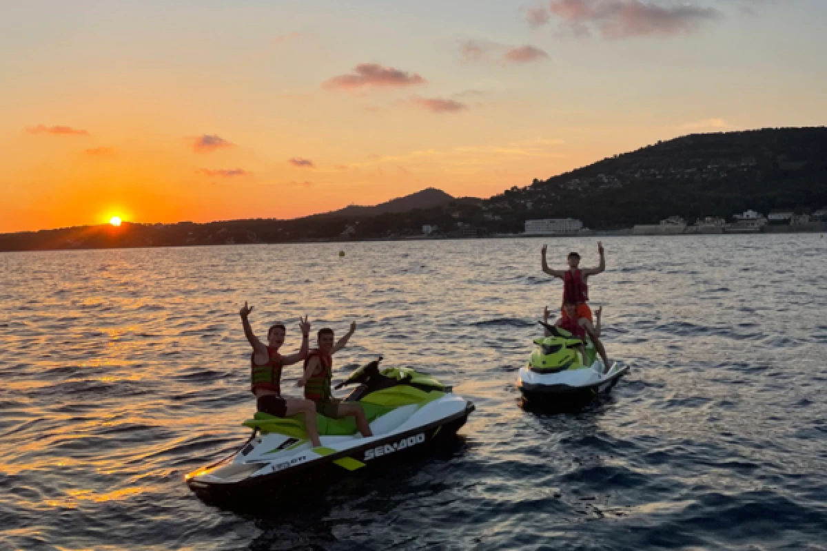 Randonnée en Jet Ski - Coucher de Soleil - Agay - Expérience Côte d'Azur