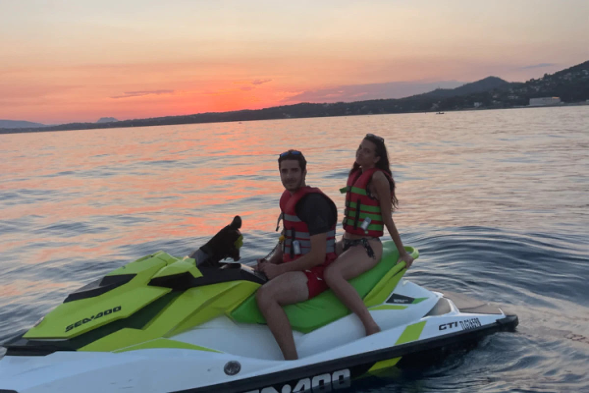 Randonnée en Jet Ski - Coucher de Soleil - Agay - Expérience Côte d'Azur