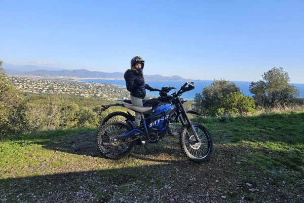 Randonnée en Moto électrique à Puget s/argens - PROMO - Expérience Côte d'Azur