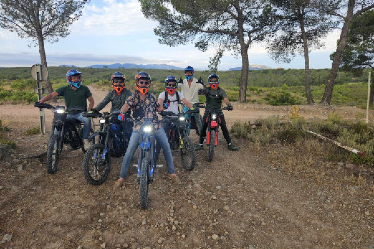 Randonnée en Moto électrique à Puget s/argens - PROMO - Expérience Côte d'Azur