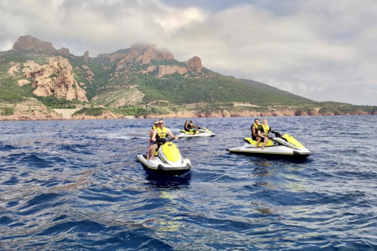 Randonnée Jet ski 1h "Ile d'Or ou les Issambres" - Expérience Côte d'Azur