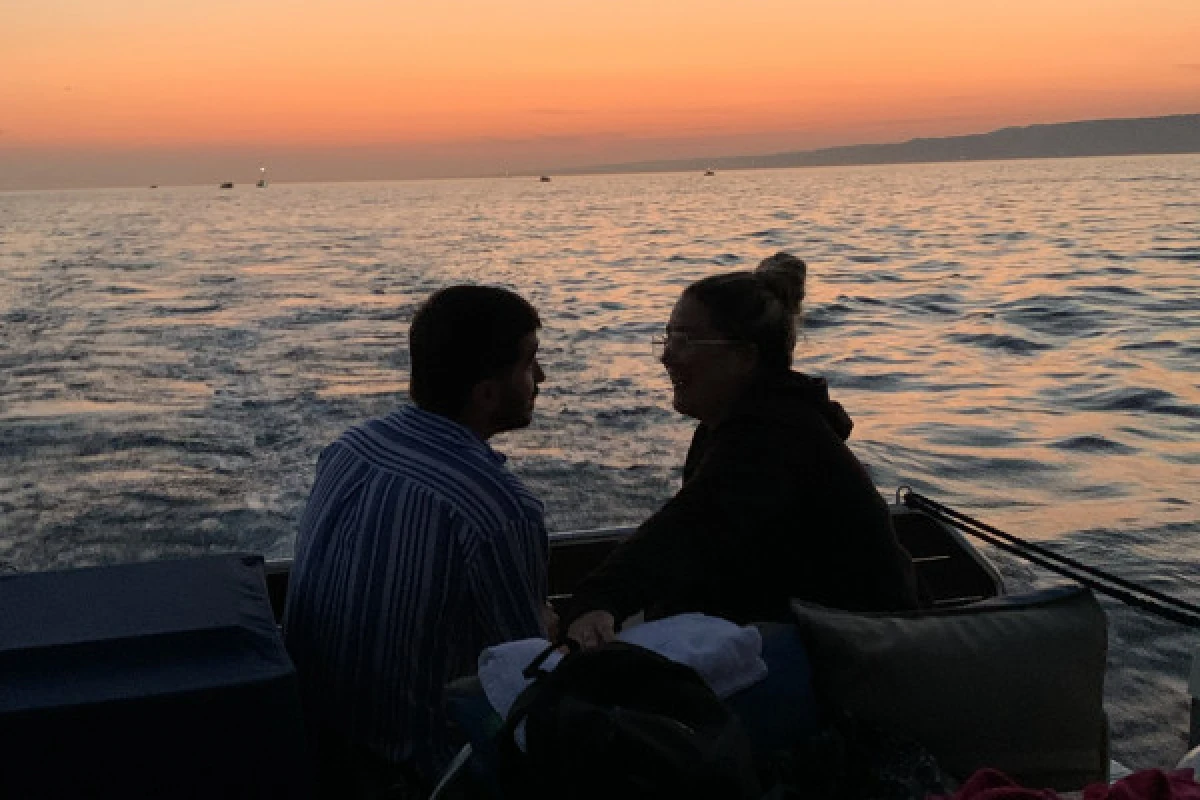 Soirée au soleil couchant dans les Calanques du Frioul - Vieux Port CNTL - Expérience Côte d'Azur