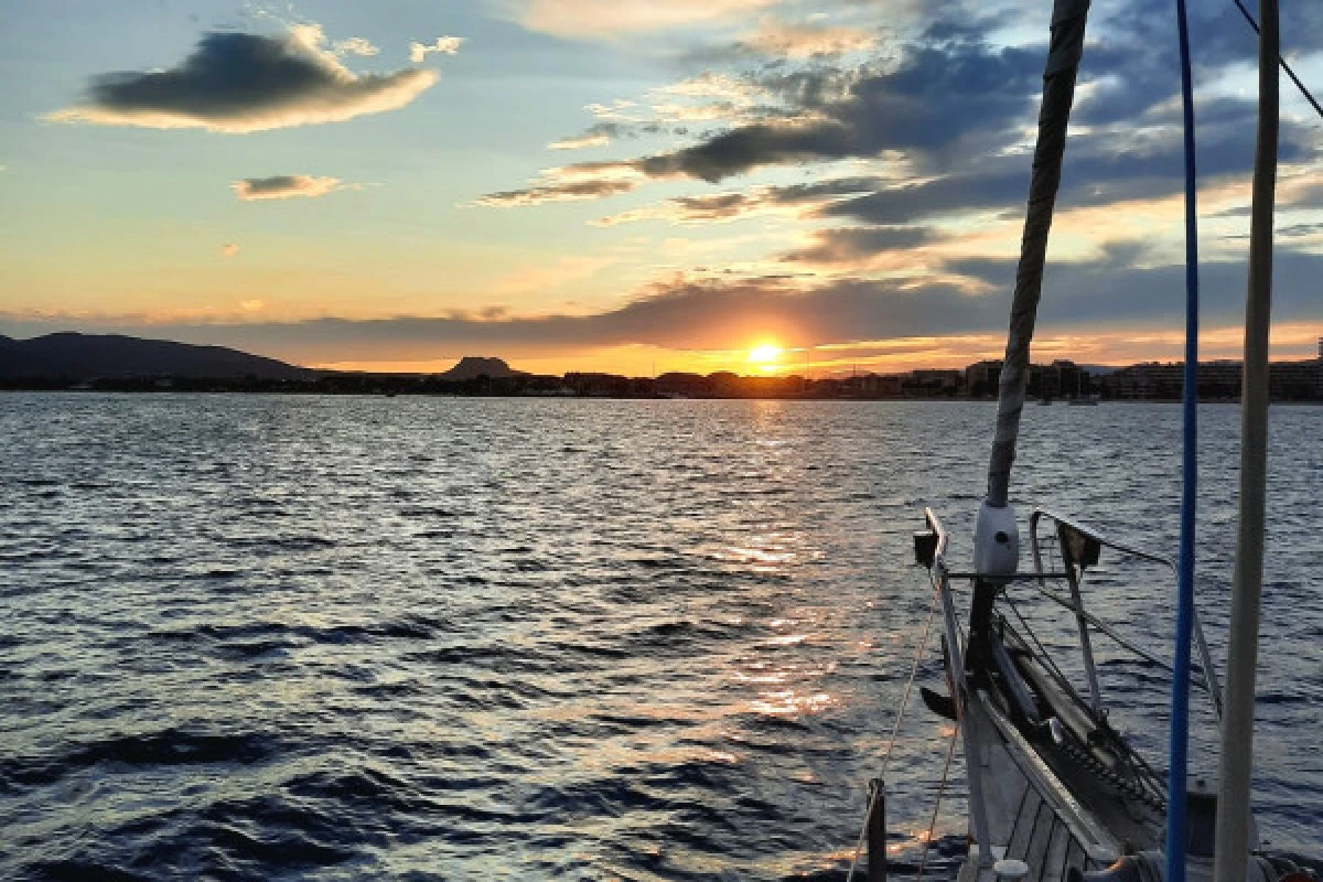 Sortie en Voilier - coucher de soleil - Expérience Côte d'Azur