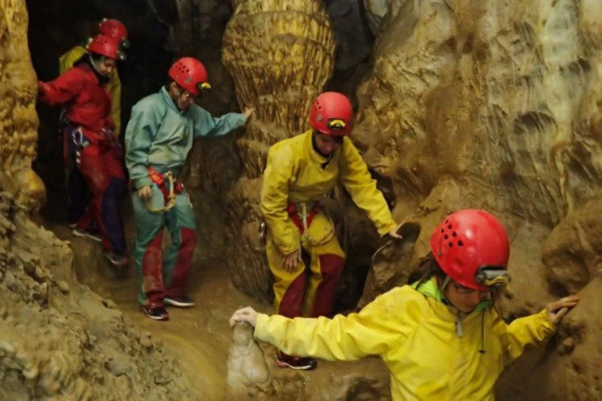 Spéléologie - Grotte de Mons - Expérience Côte d'Azur