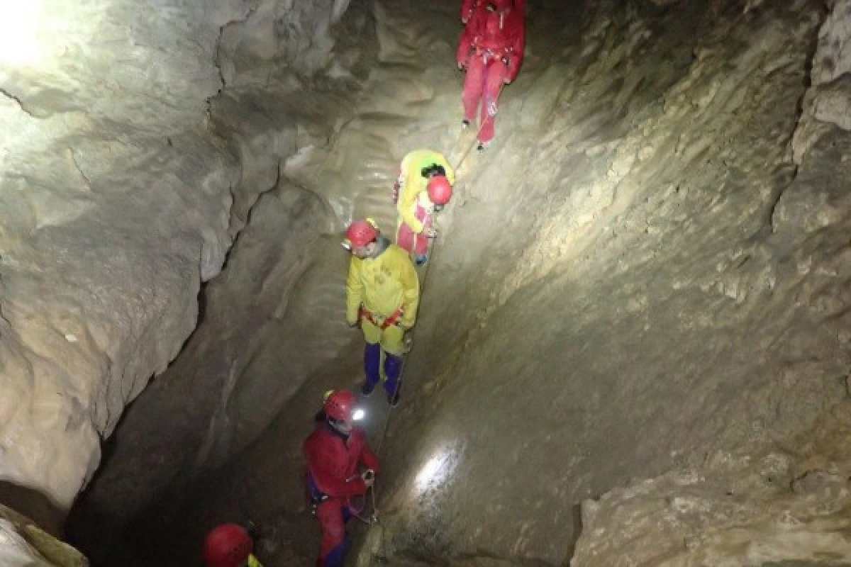 Spéléologie - Grotte de Mons - Expérience Côte d'Azur