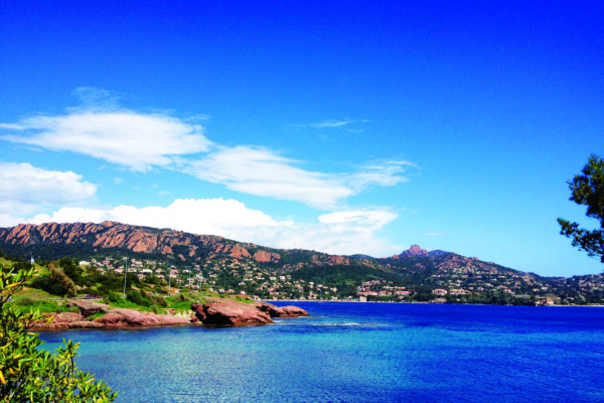 Tour de bouées tractées allongé - Agay - Expérience Côte d'Azur