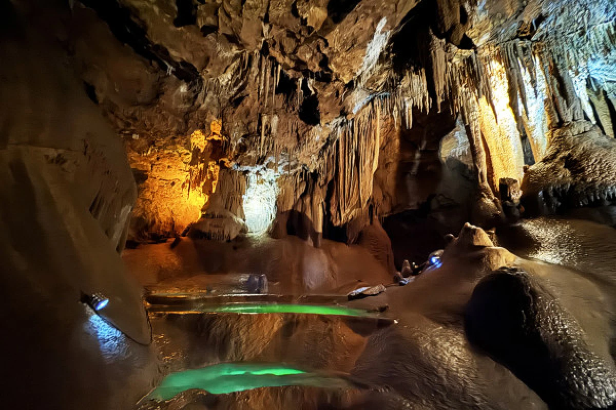 Grotte de la baume obscure - visite son et lumières - Expérience Côte d'Azur