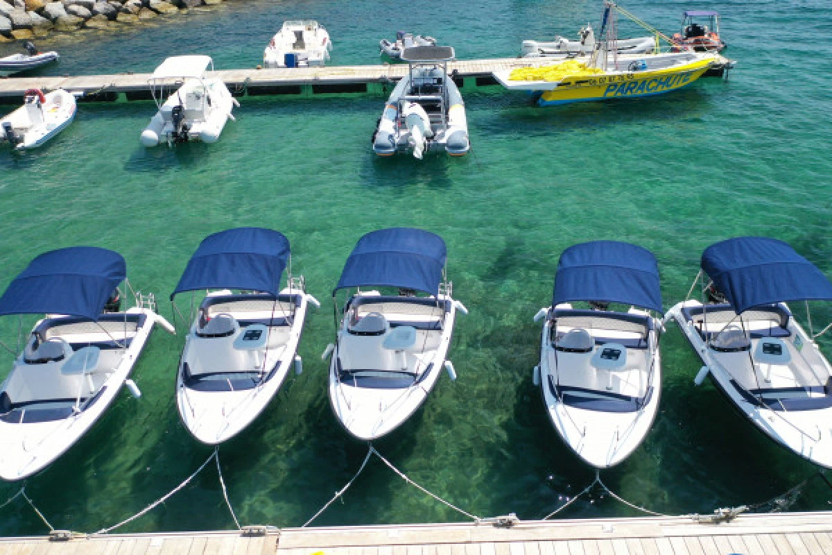 Balade de 3h en bateau sans permis aux Issambres - Expérience Côte d'Azur