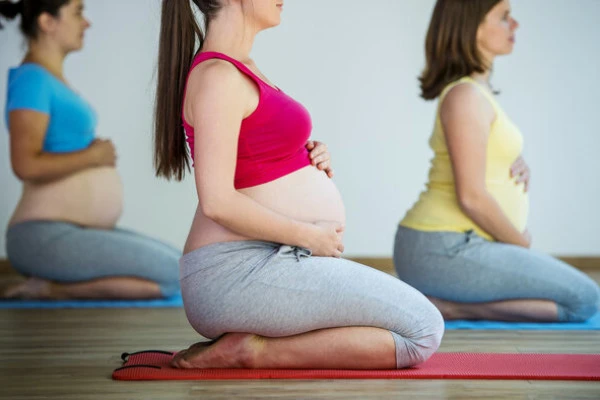Yoga prénatal collectif - Expérience Côte d'Azur